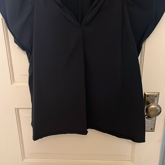Banana Republic, flutter sleeve blouse, size L - Picture 3 of 6